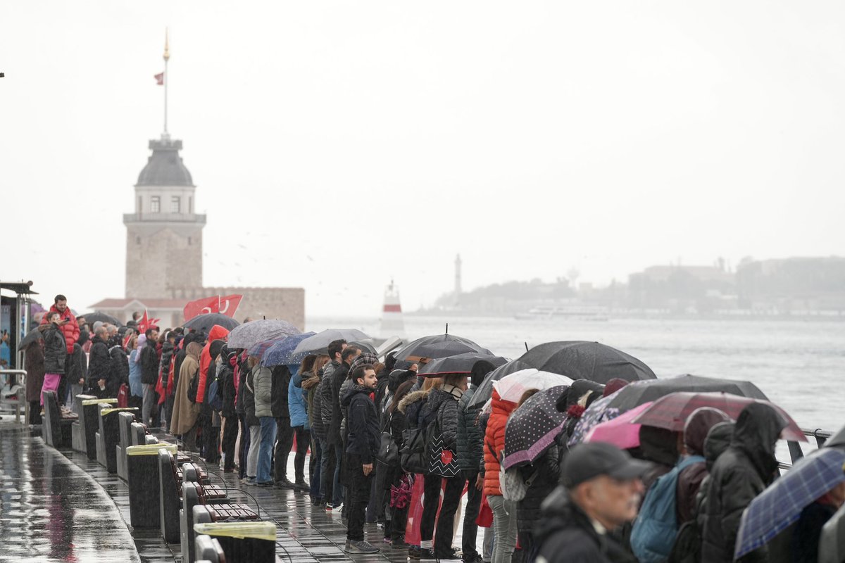 Cumhuriyetimizin kurucusu, Ulu Önder Gazi Mustafa Kemal Atatürk'ü vefatının 86. yıl dönümünde saygı ve rahmetle Üsküdarlı komşularımızla gerçekleştirdiğimiz törenle andık.