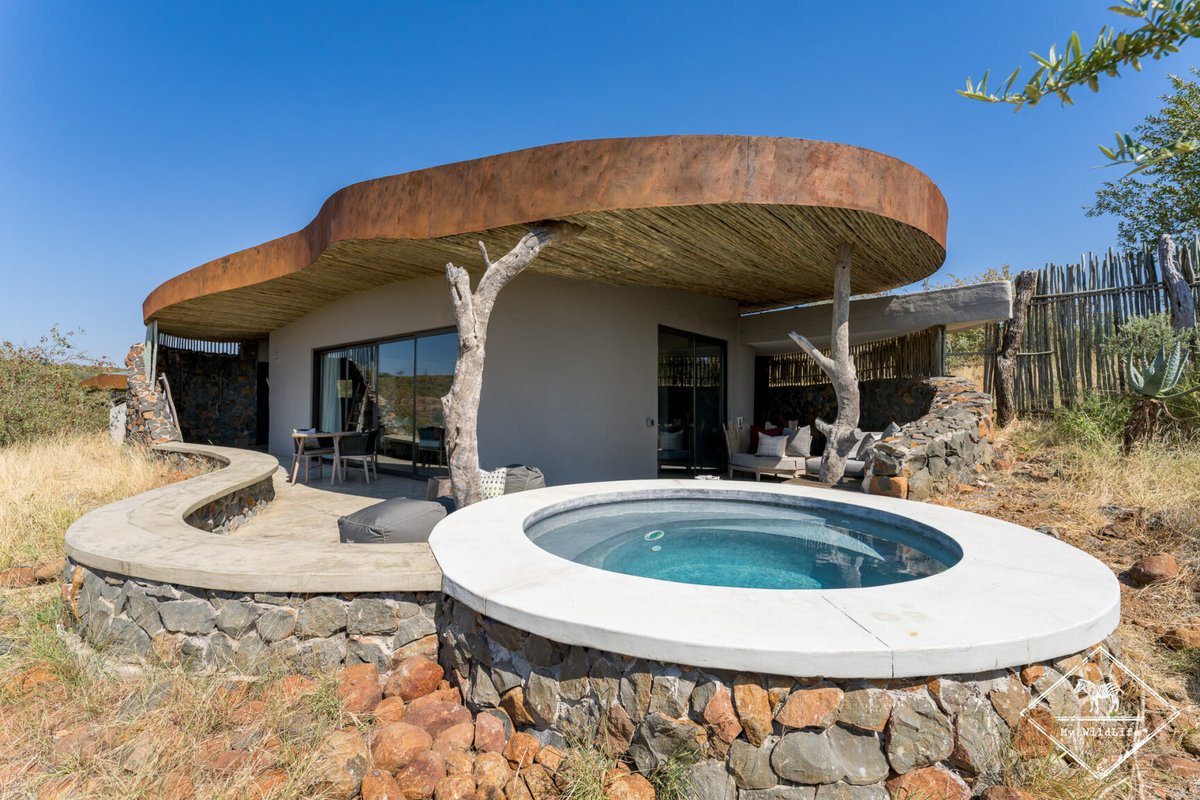 BlogMyWildlife's tweet image. Test et avis de l'Euphorbia Mashatu dans la Mashatu Game Reserve au Botswana : découvrez ce lodge 5 étoiles composé de 8 villas avec piscine privative. Une adresse très exclusive my-wildlife.com/avis-euphorbia… 😃