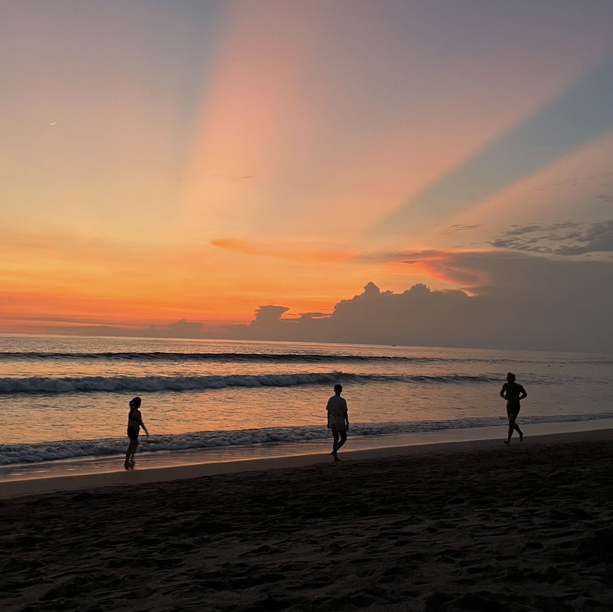 vanillaberrys's tweet photo. Baru aja balik liburan dari Bali beberapa hari lalu, mau share itinerary aku selama 5D4N di Bali 🏝️🌞⛱️

Budget di 5 jutaan aja udah dapet road trip + snorkling. Buat yg mau liburan boleh save thread ini ♡ https://t.co/j8cJEFMA7E