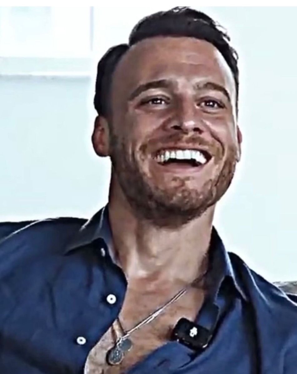 Buona domenica a tutti con il sorriso più bello dell'universo ♥️ #KeremBürsin