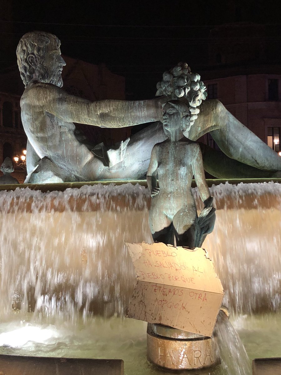 Ahir les sèquies de l’Horta també es manifestaren. Sense entrar en la qualitat estètica del monument que ocupa la plaça de la Maedéu, sabeu que cinc d’elles deriven les aigües del Túria cap a l’Horta Sud. Rovella, Mislata, Benager-Faitanar, Quart i Favara