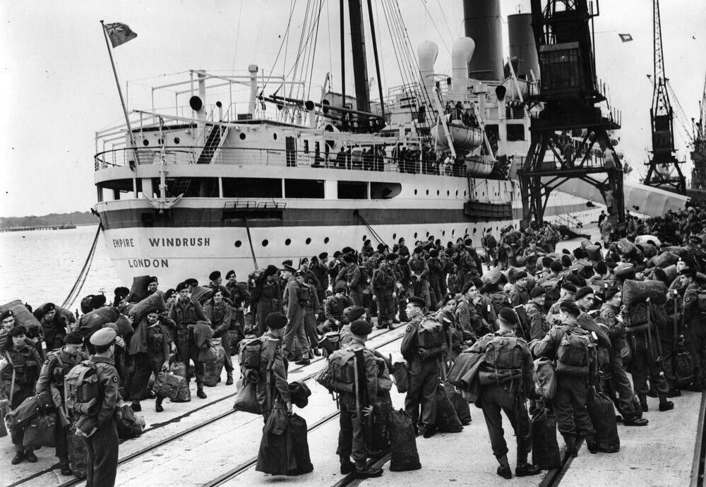 HistoricalSoton's tweet photo. Over 8,000,000 troops from various nations embarked for #WW1 from Southampton. Thousands came back wounded or dying. Many never returned.

Millions more embarked during #WW2 and in later conflicts.

Thinking of them today on #RemembranceSunday.

#WeWillRememberThem
#LestWeForget https://t.co/7htnDvJkZT