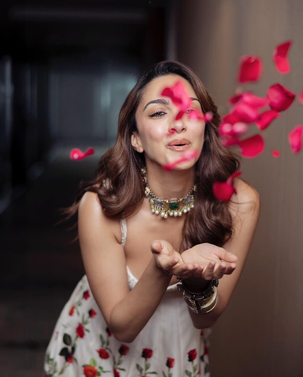 kiaraaalia's tweet photo. Can say gulabo🧚🏻‍♀️ @advani_kiara https://t.co/AJR2Od0hFU