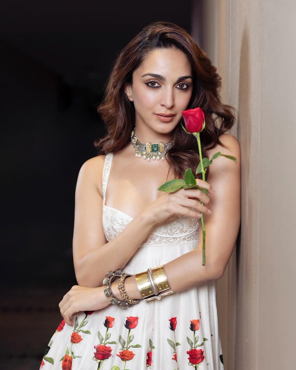 kiaraaalia's tweet photo. Can say gulabo🧚🏻‍♀️ @advani_kiara https://t.co/AJR2Od0hFU