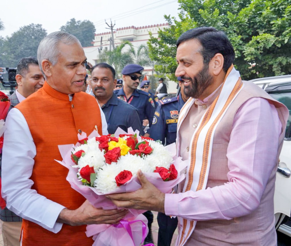 धर्मनगरी कुरूक्षेत्र में आर्य प्रतिनिधि सभा (हरियाणा) एवं गुरुकुल कुरुक्षेत्र के संयुक्त तत्वावधान में आयोजित आर्य महासम्मेलन में सम्मिलित होकर उपस्थित आर्यजनों को संबोधित किया।

आर्य महासम्मेलन का आयोजन आर्य समाज के प्रेरणा स्रोत महर्षि दयानंद जी के 200वें जयंती वर्ष के अवसर पर