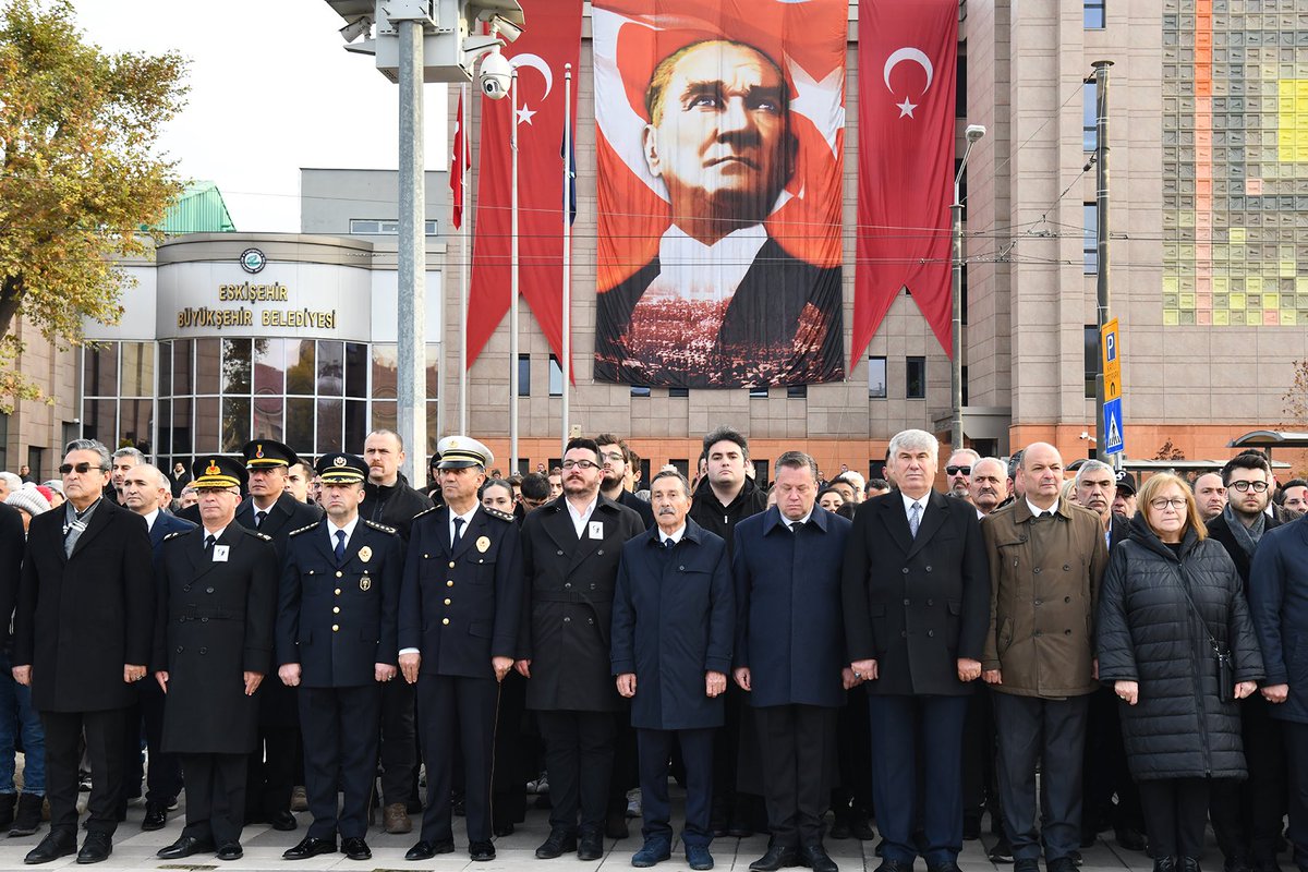 Ebedi Başkomutanımız, Büyük Önder Gazi Mustafa Kemal Atatürk’ü aramızdan ayrılışının 86. yılında Vilayet Meydanı’nda özlem ve minnetle andık.

Gösterdiği yoldan bir an olsun sapmayacak, eserlerini sonsuza dek yaşatacağız.

#10Kasım