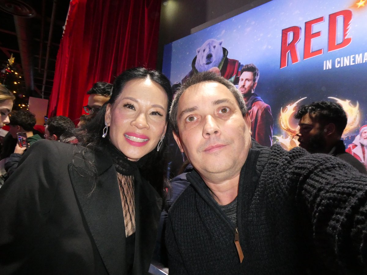 OlechFilmLover's tweet photo. Thank You Lucy Liu for nice picture. Fan screening at Vue Westfield. Red One . #RedOneMovie #lucyliu https://t.co/dx1yJ2Myin