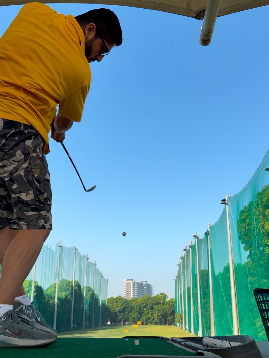 Darshilofficial's tweet photo. Golf: the best excuse for waking up early on a weekend🏌️‍♂️ https://t.co/94CMgl5JCD