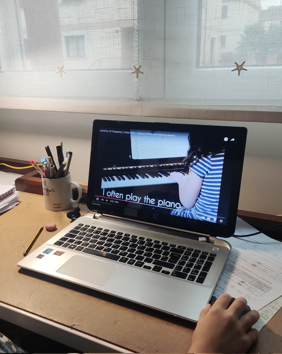 blancanamero's tweet photo. When the Teacher provides us a plan of study, we do...of course! @NovoaCris ...and with extra ressources @elt_songs #WhereAreThey? #OneHourEnglishAtHome https://t.co/HDXj6UZMNq