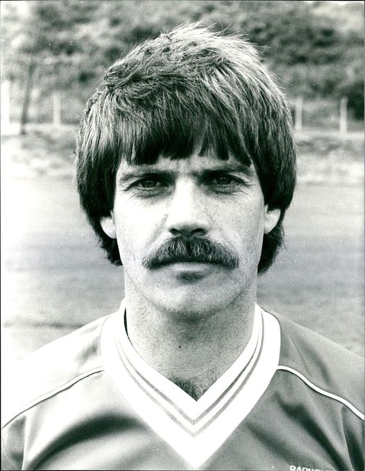 BarnsleyFCOTD's tweet image. If it&apos;s your birthday today, Happy Birthday. And Happy Birthday to two ex-Reds you share it with - Phil Chambers (born in 1953) and David Watson (1973). #BarnsleyFC #PhilChambers #DavidWatson