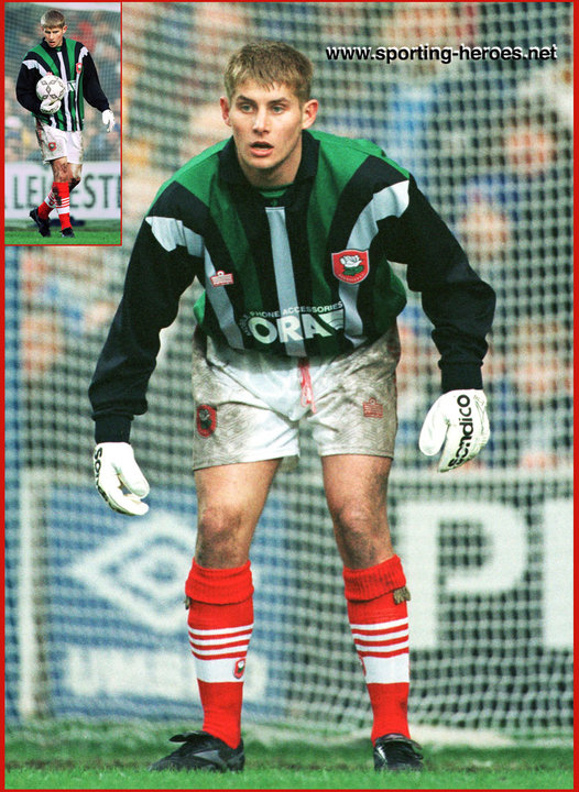 BarnsleyFCOTD's tweet image. If it&apos;s your birthday today, Happy Birthday. And Happy Birthday to two ex-Reds you share it with - Phil Chambers (born in 1953) and David Watson (1973). #BarnsleyFC #PhilChambers #DavidWatson