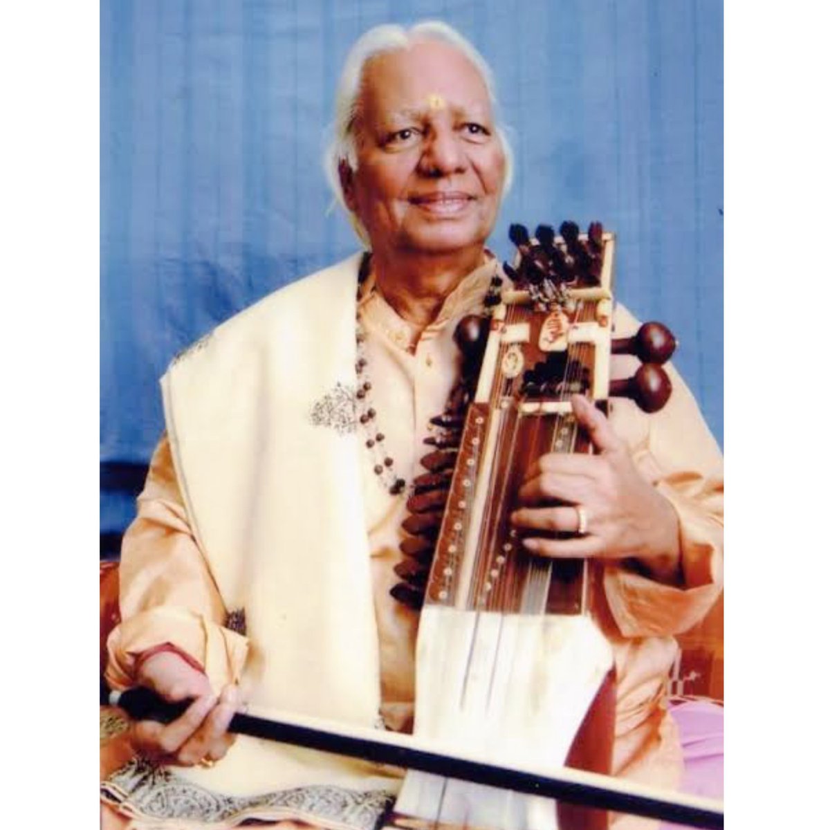airnewsalerts's tweet photo. Iconic Sarangi maestro #PanditRamNarayan passed away in Mumbai yesterday at the age of 96. https://t.co/jtIlwmQFQR
