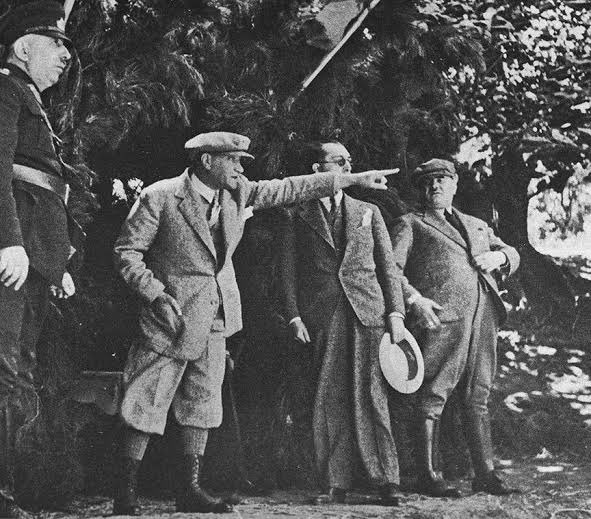 10 Kasım sadece Atatürk'ü saygı ve minnetle anma değil aynı zamanda onun fikirlerini anlama günüdür. Onu anlamak onun ilkelerine sahip çıkmak ve bu fikirler ve ilkeler doğrultusunda çalışmaktır. Ruhu şad, mekanı cennet olsun. 

#10Kasim