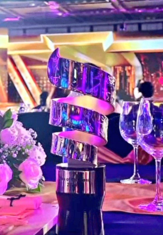 KKR_Xtra's tweet photo. Ours. 💜

#IndianSportsHonours | #AmiKKR https://t.co/q5yBNBski3