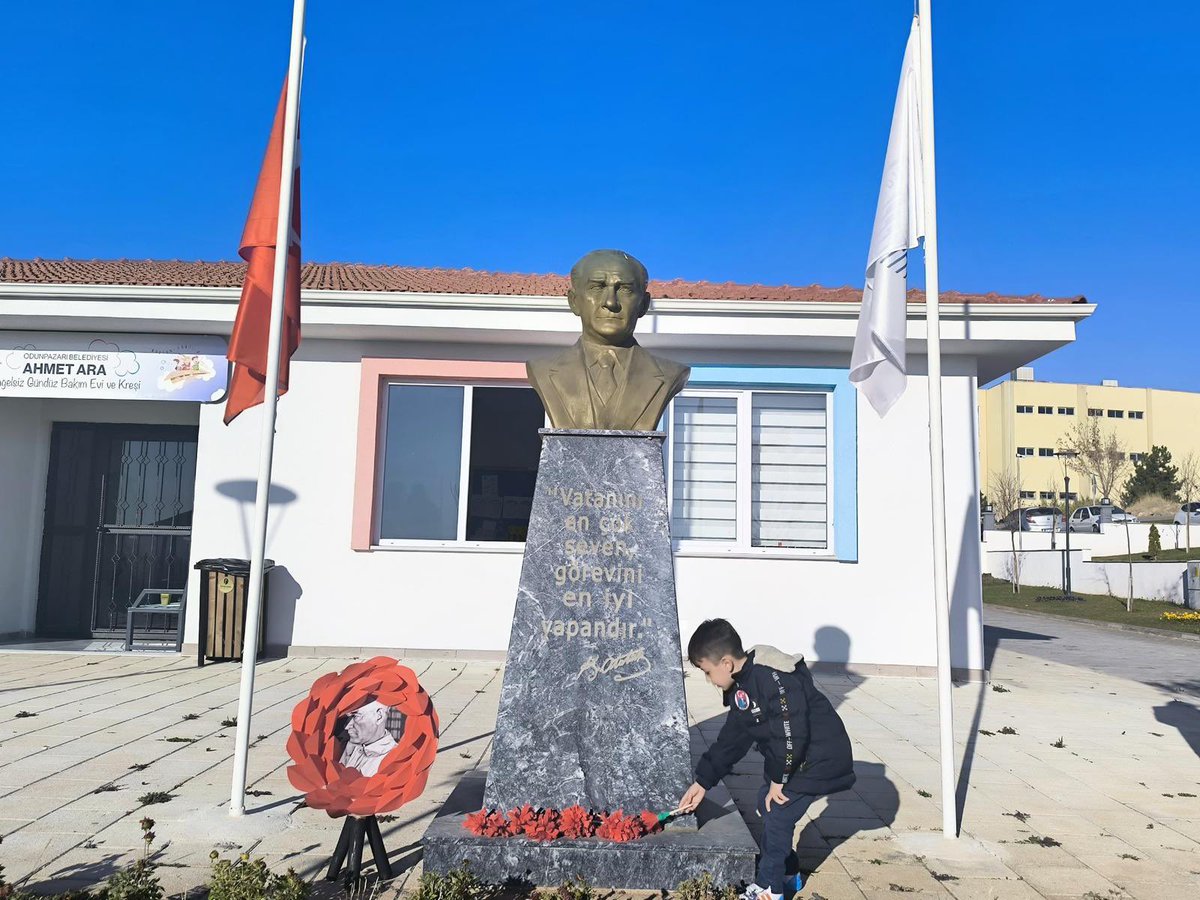 Belediyemize bağlı Kreş ve Gündüz Bakımevi öğrencilerimiz, Ulu Önderimiz Gazi Mustafa Kemal Atatürk’ü sevgi, saygı ve özlemle andı. Her daim Atatürk’ün izinde, çağdaş ve aydınlık bir gelecek için çalışmaya devam edeceğiz. #10Kasım