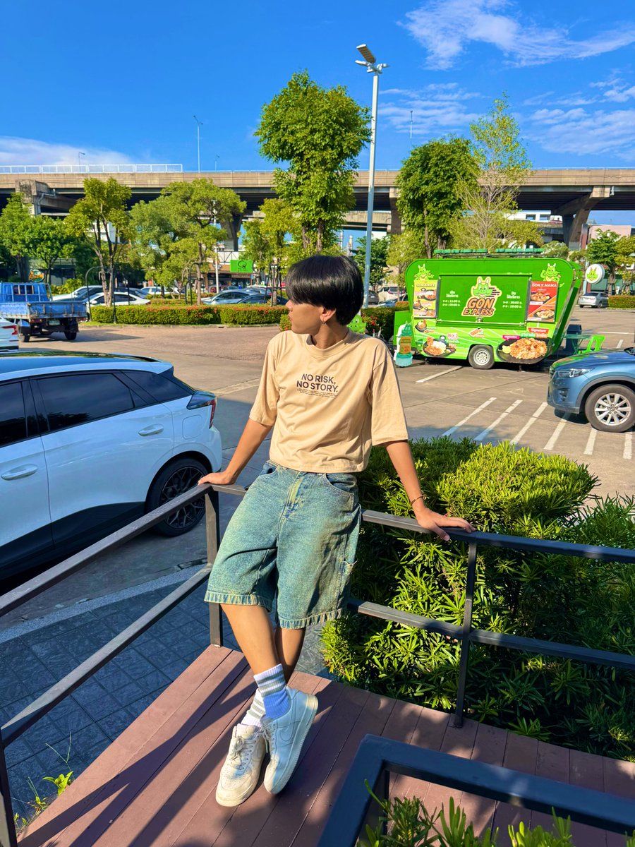 chxohx's tweet photo. หนาวยัง!! หาคนกอด #สุพรรณบุรี #เดิมบาง #รีทวิตหน่อยค้าบ ❤️❤️ https://t.co/Vf8D6JSQya