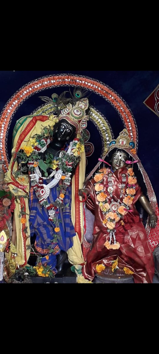 Sradha1537148's tweet photo. ପବିତ୍ର ଅଁଳା ନବମୀ ରେ ଓଡ଼ିଆଣୀ ବେଶରେ ଦର୍ଶନ ଦେଉଛନ୍ତି ଶ୍ରୀ ରାଧା, ନଟବର ବେଶରେ ଦର୍ଶନ ଦେଉଛନ୍ତି ଶ୍ରୀକୃଷ୍ଣ।
#radhapadadarshan #RadhaKrishna https://t.co/QynoDMDxh8