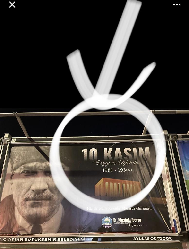 Sözde Atatürkçü Parti CHP'nin Söke Belediyesinden Cumhuriyetimizin Kurucusu Gazi Mustafa Kemal Atatürk'e Büyük Saygısızlık!

CHP'li Söke Belediyesi'nin yaptığı bilboard çalışmasında Cumhuriyetimizin Kurucusu Mustafa Kemal Atatürk'ün doğum yılını 1981 olarak göstermesi halk