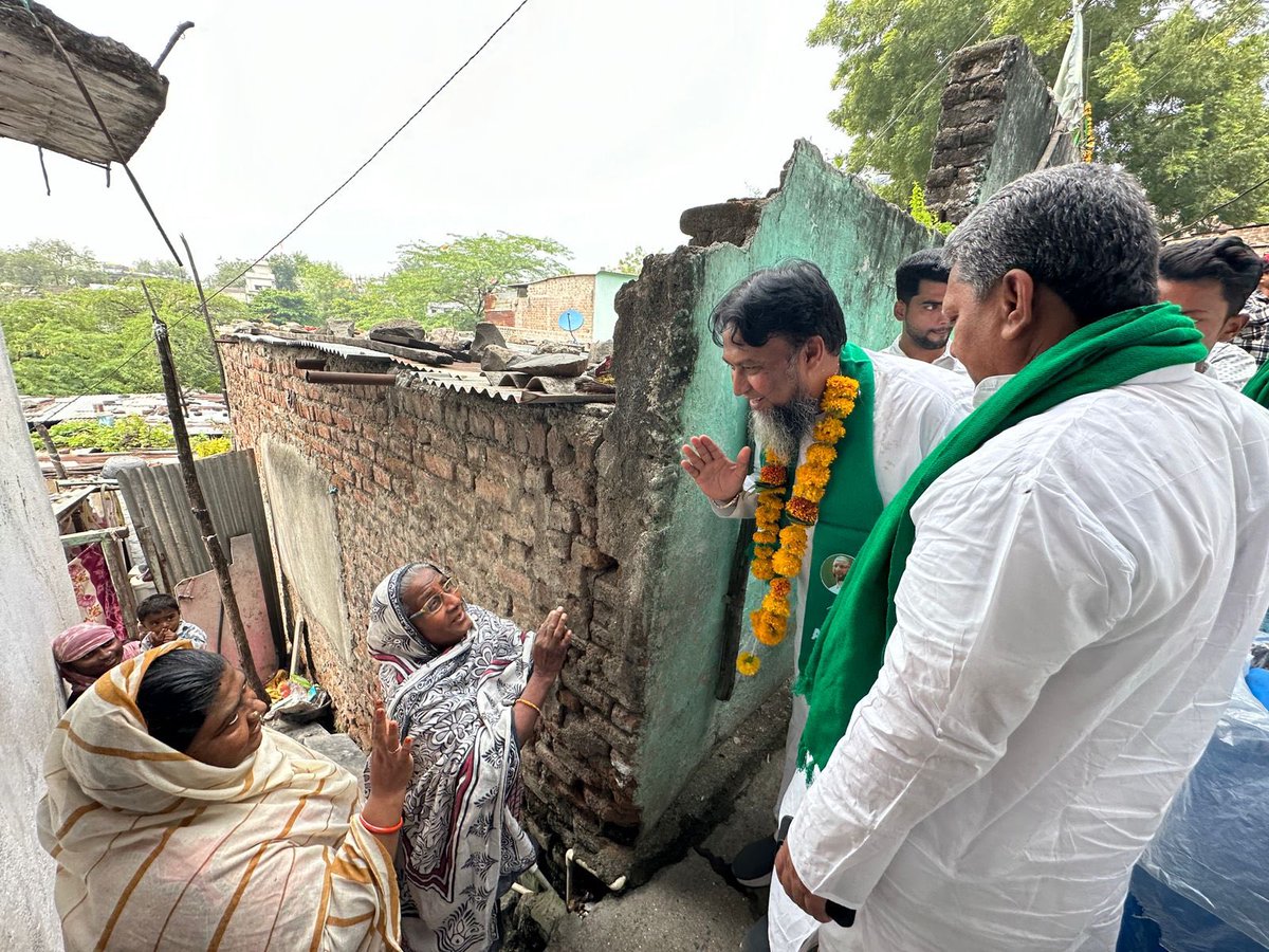 kausarmohiuddin's tweet photo. Mein ne Nanded (Maharashtra) mein AIMIM ummeedwaar @SyedMoin9890 ke saath Paidal daura kiya aur awam se 20 November ko Patang ke button dabakar Majlis ke haq mein vote daalne ki appeal ki.

#AIMIM #VoteForKite #Nanded  #maharashtra #20kopatang 
#SyedMoin #maharashtrawithaimim #MaharashtraElection2024 #MaharashtraAssemblyElections2024