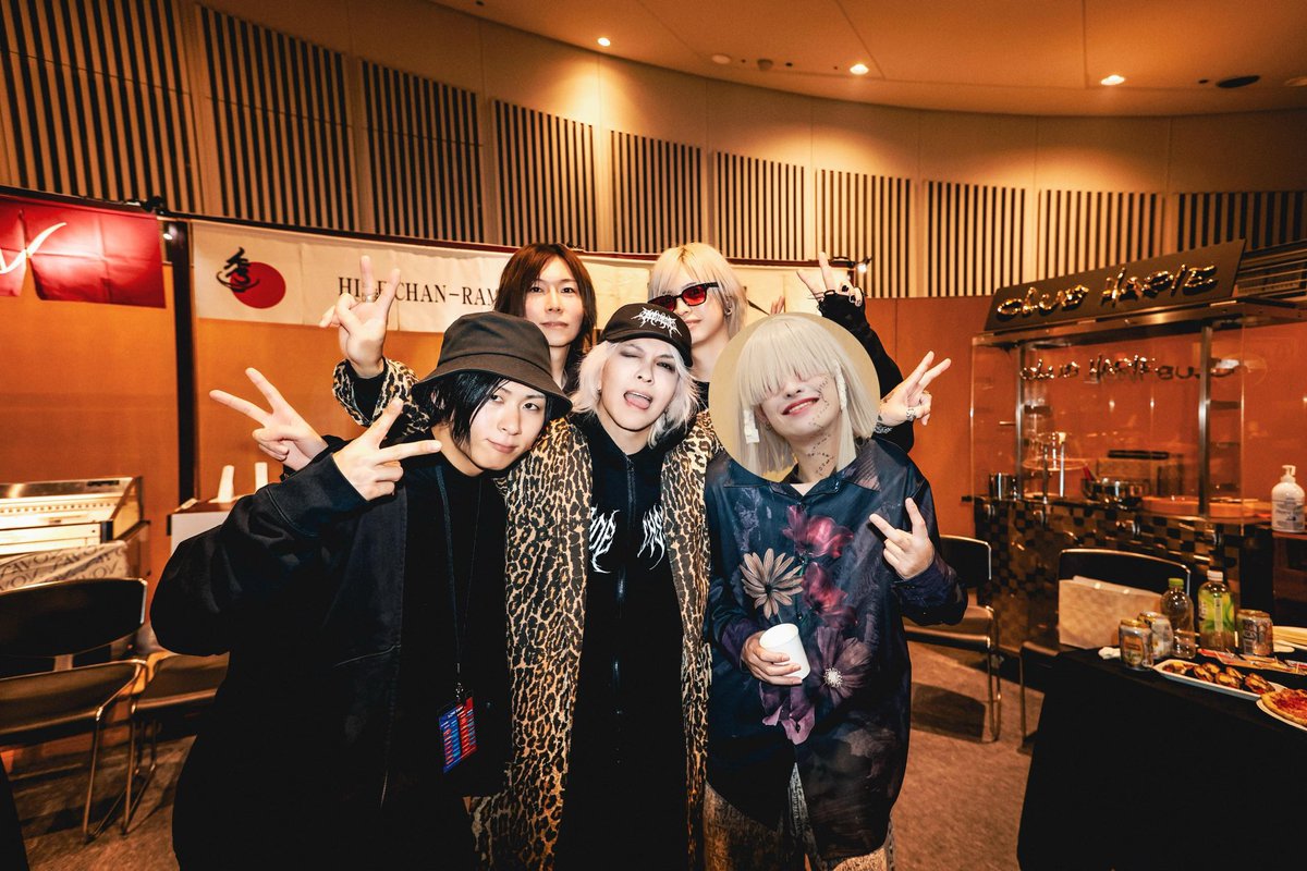 HydeOfficial_'s tweet photo. #HYDE
#HYDEフェス襲来中
#氣志團万博2024
#今年最後のフェス
#Hiro
#MYFIRSTSTORY
#横浜銀蝿
#Johnny
#ももクロ
#ジグザグ https://t.co/Pz4Hg0USXu