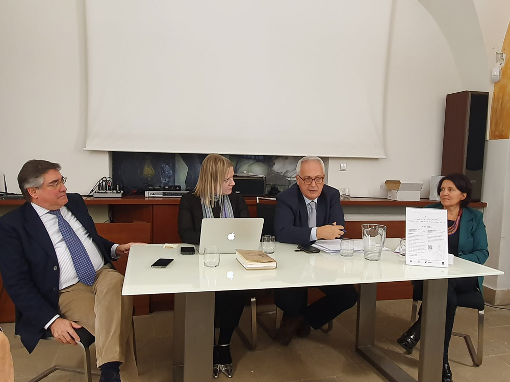 Na <a href="/WSMiPUJ/">Wydział Studiów Międzynarodowych i Politycznych UJ</a> <a href="/JagiellonskiUni/">Uniwersytet Jagielloński</a> wraz z Włoskim Instytutem Kultury gościliśmy międzynarodowe seminarium „Idea Risorgimento w refleksji polsko-włoskiej – historia i współczesność”. Jednym z prelegentów był prof. Ciampani z <a href="/UniLUMSA/">Università LUMSA</a> w Rzymie, który zaprezentował swoją nową książkę.