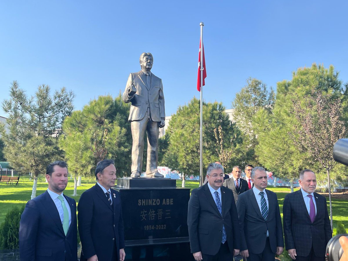 🇯🇵🇹🇷 Turkey unveils statue of former PM Shinzo Abe.