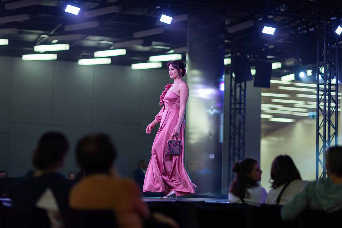 𝗟𝗲𝘀 𝗶𝗺𝗺𝗮𝗻𝗾𝘂𝗮𝗯𝗹𝗲𝘀 𝗱𝘂 𝗱𝗶𝗺𝗮𝗻𝗰𝗵𝗲 𝗮𝘂𝘅 𝗔𝘂𝘁𝗼𝗺𝗻𝗮𝗹𝗲𝘀
Ce dimanche, laissez-vous surprendre par une programmation riche en créativité, émotions et découvertes ! 
Pour en savoir plus, rendez-vous par ici👇
automnales.ch/les-immanquabl…