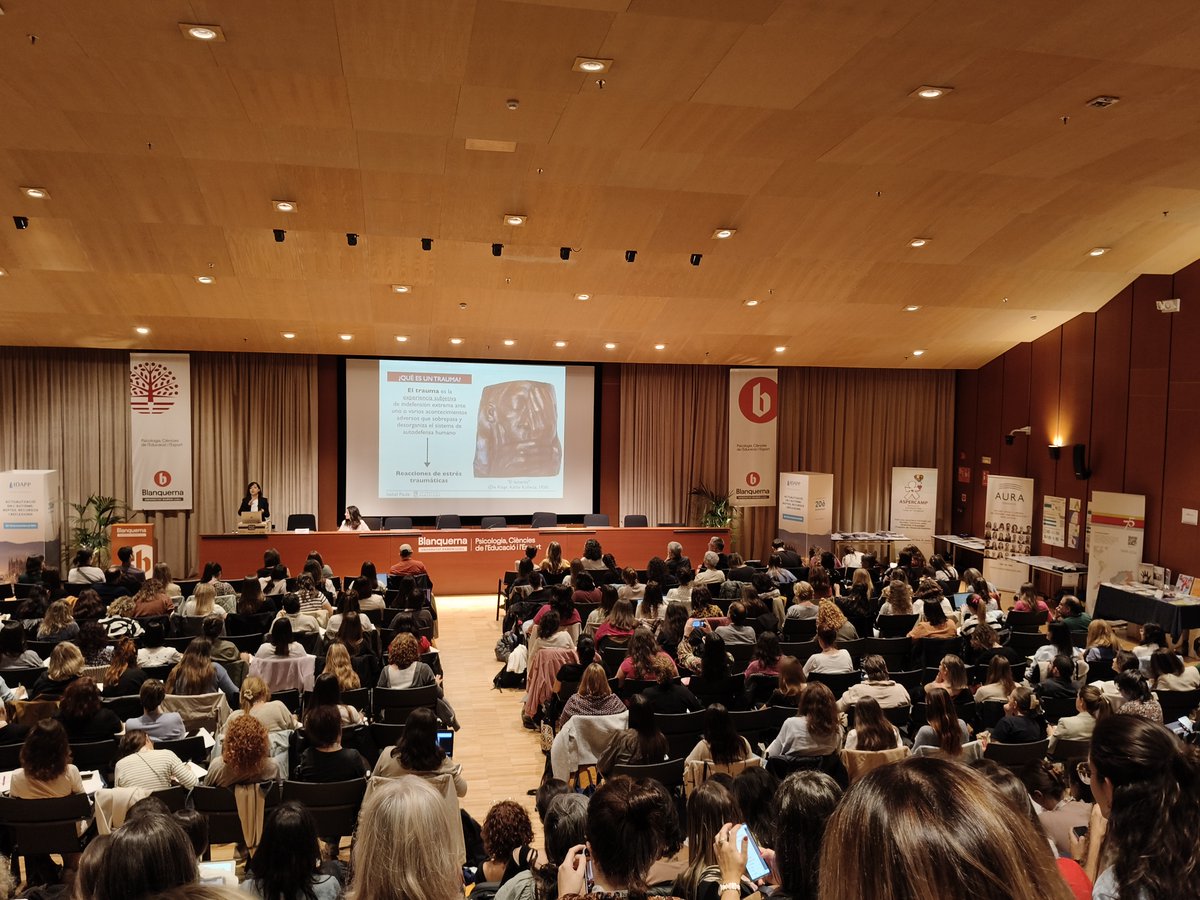 Emoció i orgull a la presentació del nostre Brick Club (Lego) a les jornades pel TEA d'Idapp a Barcelona. Gràcies per la confiança!
#asperger #TEA #CEA #aspercamp #fascat #confae