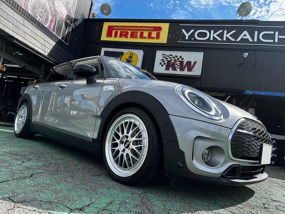 PIRELLI_4kaichi's tweet photo. F54 CLUBMANにBBS LM🛞
足廻りはKW V3で組ませてもらってあります🙌
装着前にホイールコーティングも👌

#MINI
#BBS
#KW
#三重 #四日市
#ピレリ四日市 https://t.co/MXaWqSL2bU
