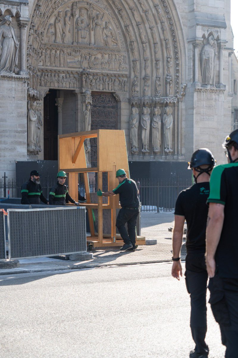 Restaurés par la DRAC Île-de-France depuis 2021, les 25 tableaux – dont les 13 fameux « Mays » peints entre 1630 et 1707 – regagnent la cathédrale Notre-Dame de Paris. Nous pourrons tous les admirer à partir du 7 décembre. 

©️Nicolas Thouvenin – DRAC Île-de-France