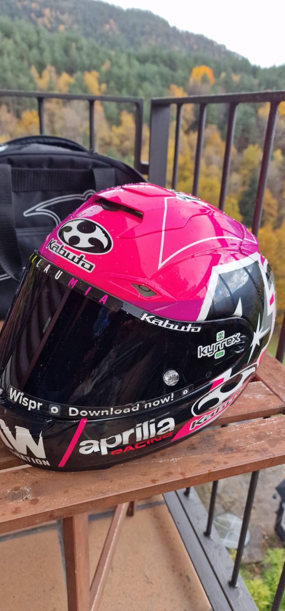 simoncrafar's tweet image. NEW AUCTION‼️
It’s a special one! Retiring MotoGP racer Aleix Espagaró had kindly donated one of his helmets for us to auction. All proceeds will go to helping as many dogs as we can. We would really appreciate it if you can share this post 🐕❤️