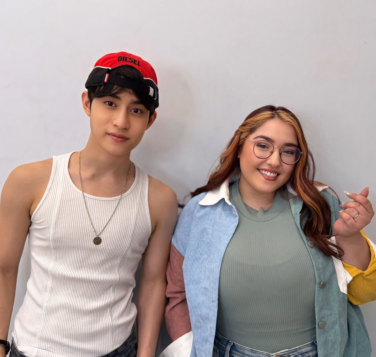 Had such a fun time chatting with <a href="/BarcodeTin/">Tinnasit</a> today! 

Interview coming soon! Be sure to subscribe now so you don’t miss it! 

youtube.com/starstruckmedi… 

#SSMxTinnasit #barcodetin #TINNASIT #tinnasit_noright #TAINTISSTUDIO