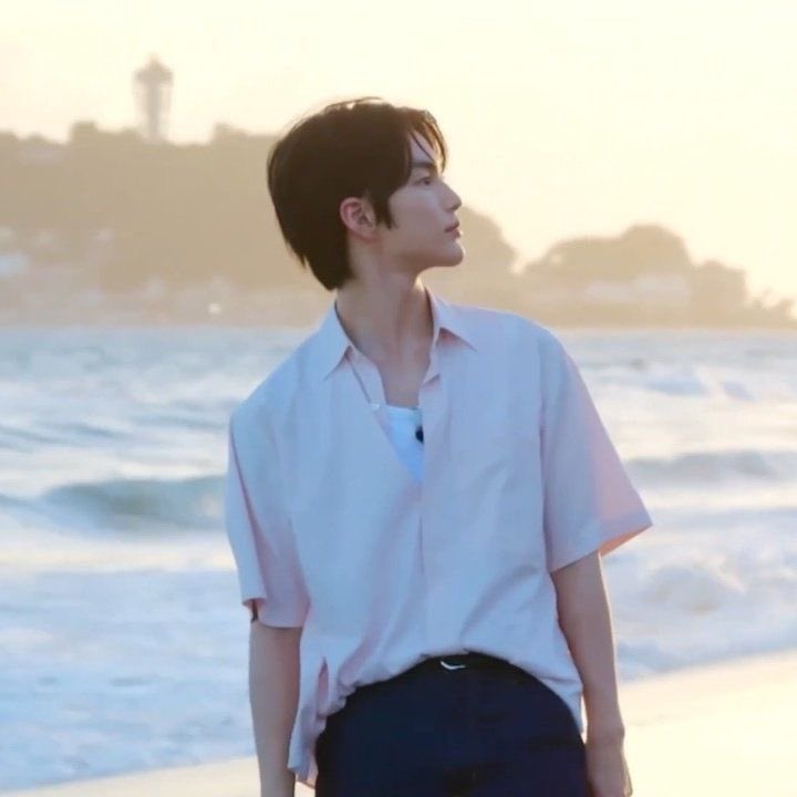 wonbinzzip's tweet photo. this is such a beautiful photo i really hope seunghan is seeing this. i wish the sun is shining brightly on him, filling him with nothing but warmth and hope. thank you for existing, our star ☀️

@SMTOWNGLOBAL 
@musinsaofficial 
#항상승한이편 #SM은_최악_회사다 
#BOYCOTT_musinsa https://t.co/p3Dg67fxfA