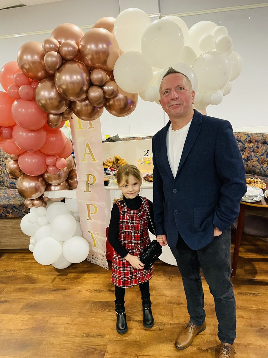 Our 6 y/o granddaughter Clara went to her 1st grown up nighttime party last night and she loved it. The party was <a href="/LordHull/">Former Lord Mayor of Kingston Upon Hull</a> civic crown award winner Sophie Carter 21st. Sophie turned the city’s Xmas lights on in 2019. She’s a special Olympian medal winner.
