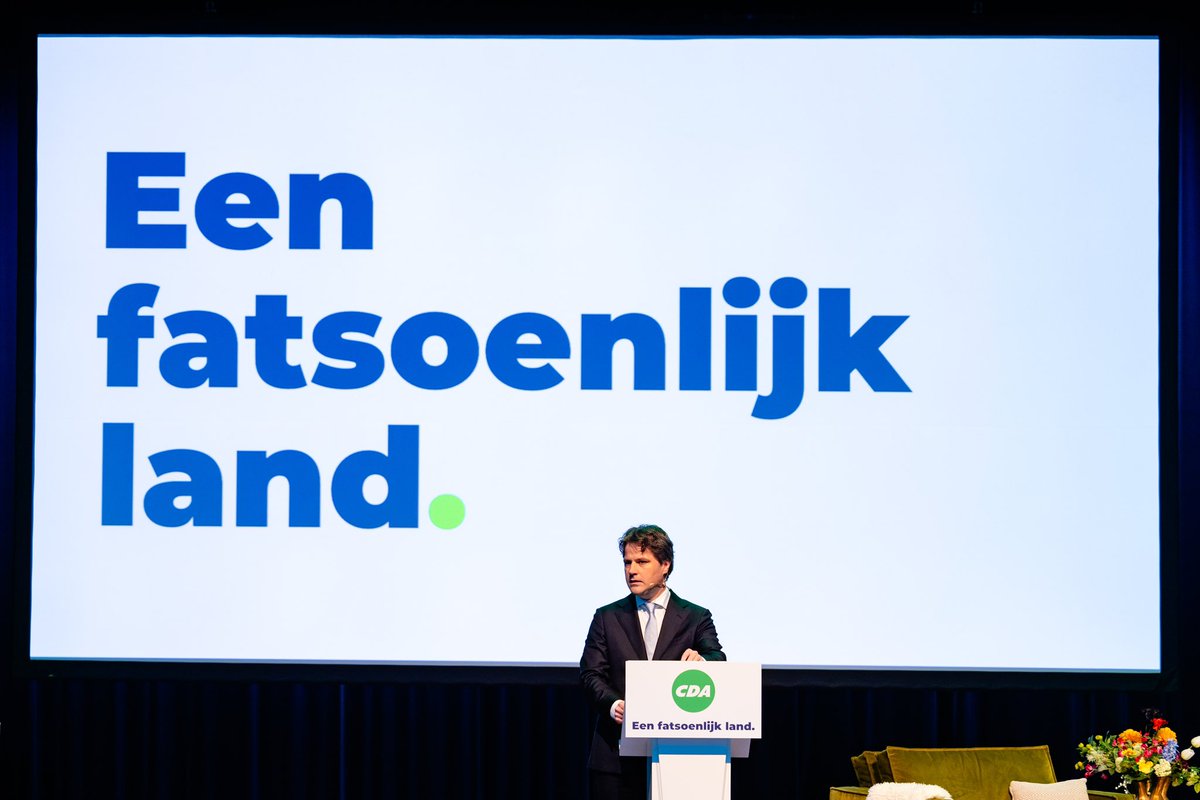 abelvdsluis's tweet photo. Gisteren als dagvoorzitter de ALV op het #CDAcongres mogen leiden. Met onder meer de speech van @HenriBontenbal en het afscheid van onze bewindspersonen. En ‘s middags de Dag van de Christendemocratie met inspirerende sprekers en mooie ontmoetingen. Het @cdavandaag bruist! https://t.co/ocj9gZqvv9