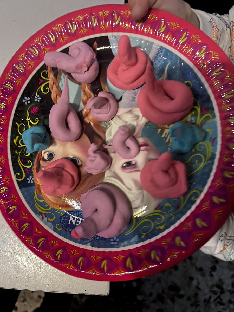 nonsonorachele tweet media