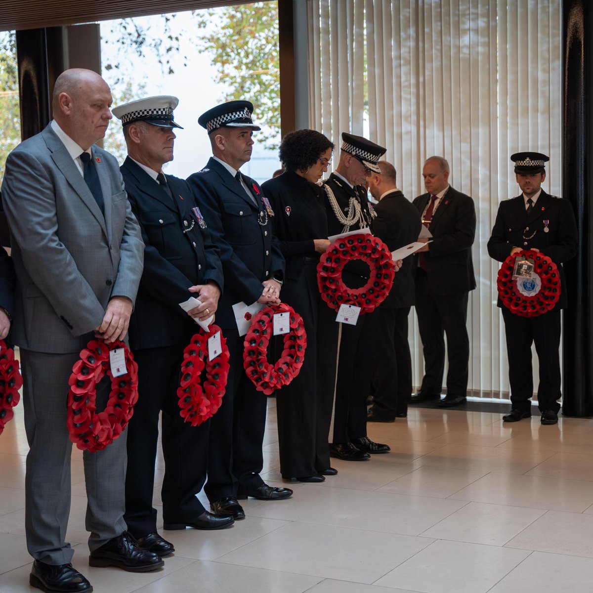 metpoliceuk's tweet photo. ‘At the going down of the sun and in the morning we will remember them’
 
Ahead of Remembrance Sunday, Commissioner Sir Mark Rowley along with staff and officers observed a two minute silence to honour those who served and sacrificed.
 
#LestWeForget https://t.co/5LWmLmd77B