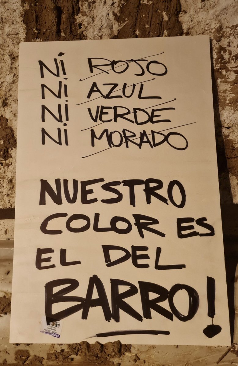 En la visita de los Reyes a Paiporta, independentistas. En la manifa de ayer, catalanistas. 

Relatos que no se sostienen. 

En Paiporta y ayer, un pueblo indignado. Con la negligencia de aquí y la inacción de allí. 

Lo de ayer no va de rojos ni azules. 

No es nuestra guerra.
