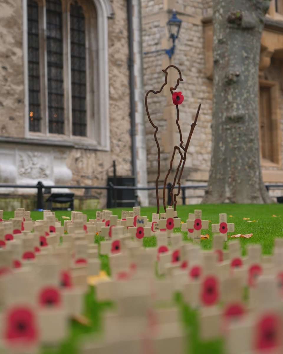TowerOfLondon's tweet photo. We will remember them 🌺 The Garden of Remembrance at the Tower of London includes a cross for every Yeoman Warder who has passed away since the Duke of Wellington became Constable of the Tower in 1826. #LestWeForget https://t.co/wO0LTqZpSf