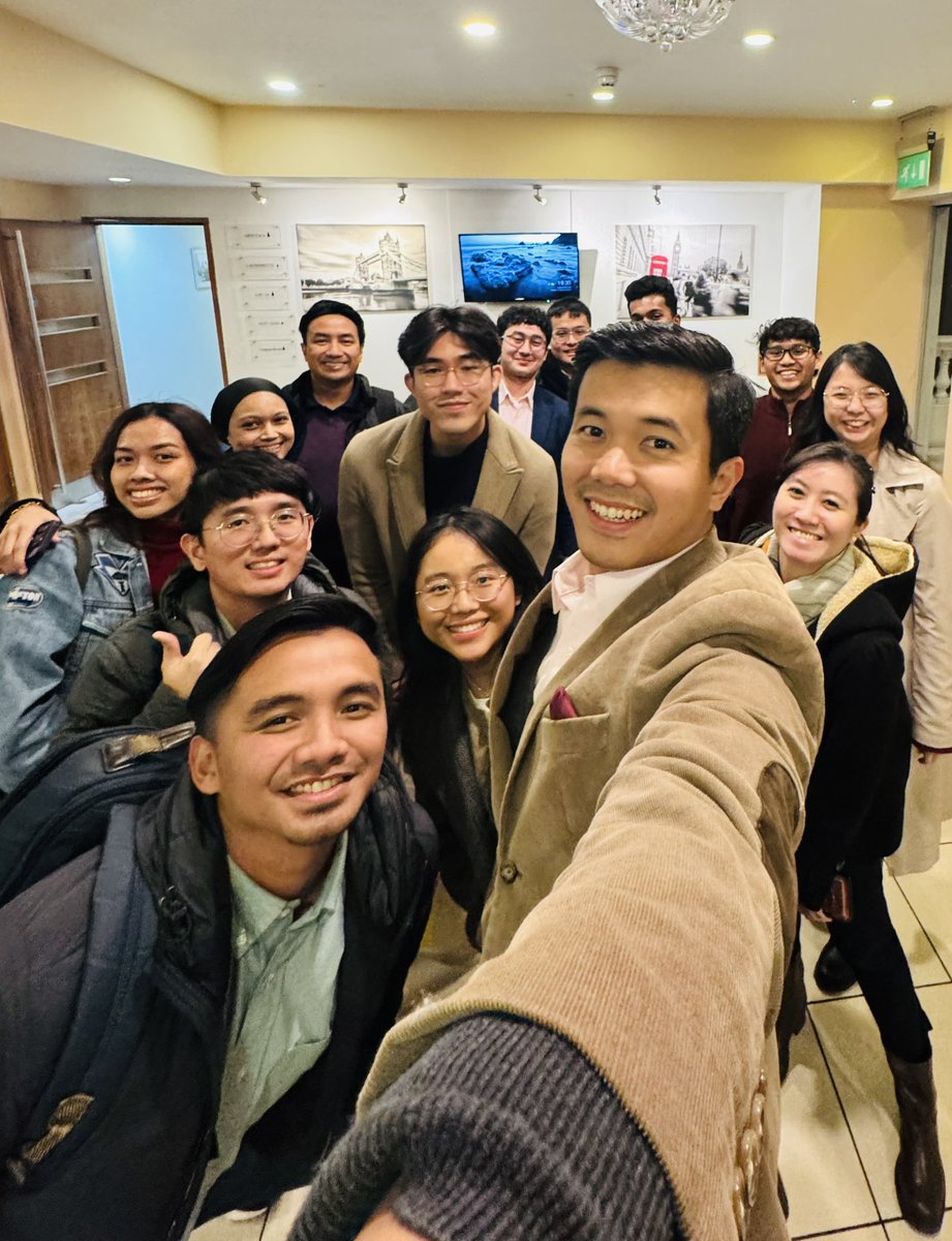 Spent my final night in London connecting with a group of 🇲🇾 students. We had a great session where I shared my journey and shared my hopes for MCA’s future—that it evolves into a more inclusive, objective, and proactive force, tuned into the reality of today’s politics.