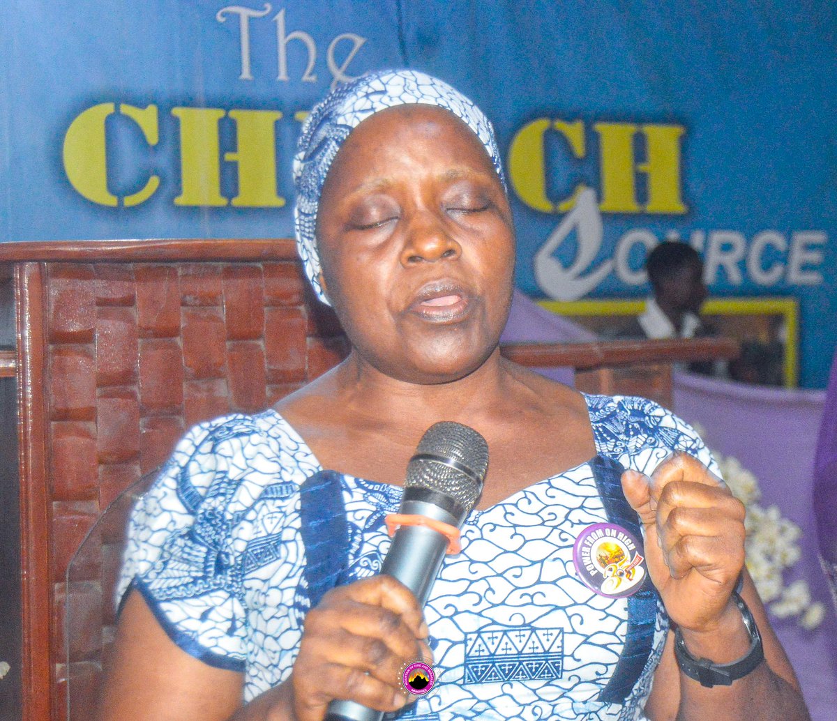 Lr210MfmN's tweet photo. In prophetic authority, our Sunday Service was declared open in the name of Jesus.
#OpeningPrayer
#SundayService
#GreatPhysician
#mfmnoforija https://t.co/4AJehl8EGo