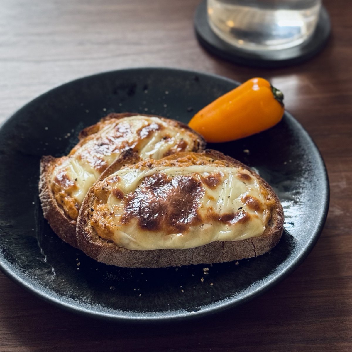 cosk's tweet image. どうにか今ある物だけでサンドイッチ作れないかとキッチンがさごそしてたらツナメルトできた、意外とできるもんですね

#tunamelt #sandwich #toast #ツナメルト #サンドイッチ #サンドウィッチ #オープンサンド #cooking #クッキング #foodstagram #foodporn