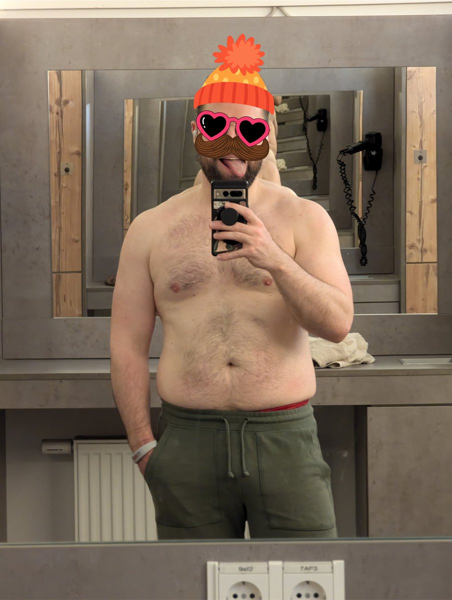 soxnbeard's tweet photo. Hey everyone! 🌟 Just a big bear on a journey to shed some pounds and show off this physique! 🐻💪 180 cm tall/100kg❤️✨ 
#BeardedAndBuff #BearWitness #weightlossjourney #gay #gymbro #dadbod https://t.co/FI6UCbwPB4
