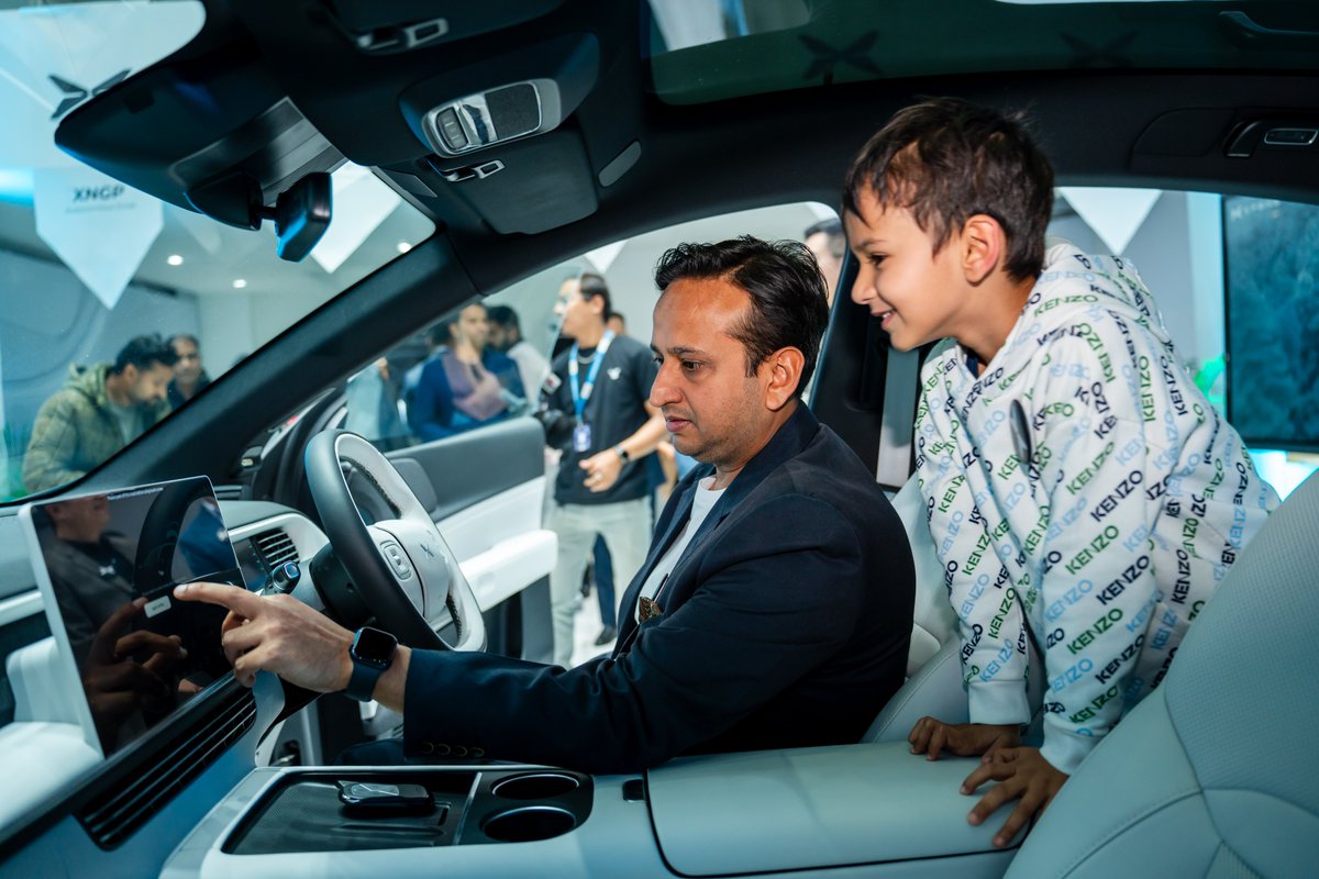 We’re thrilled to launch the Xpeng G6 electric SUV at CG Motors in Thapathali, Kathmandu! 

With a 5-star safety rating and a range of up to 435 km, we’re committed to a greener future. Join us on this journey!