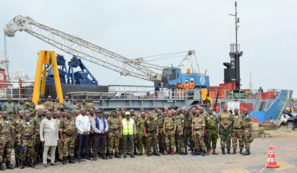 TheCameroonianZ's tweet image. La 44ème promotion du stage des futurs commandants d’unité de l'#EMIA en visite d'imprégnation au Port de Douala-Bonabéri.

184 stagiaires (180 Camerounais, 2 Ivoiriens et 2 Burkinabés).