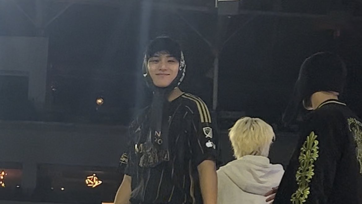 oniyurirezumi's tweet photo. MINGYU KNOWS. HE KNOWSSSS https://t.co/NIofWJOj6k