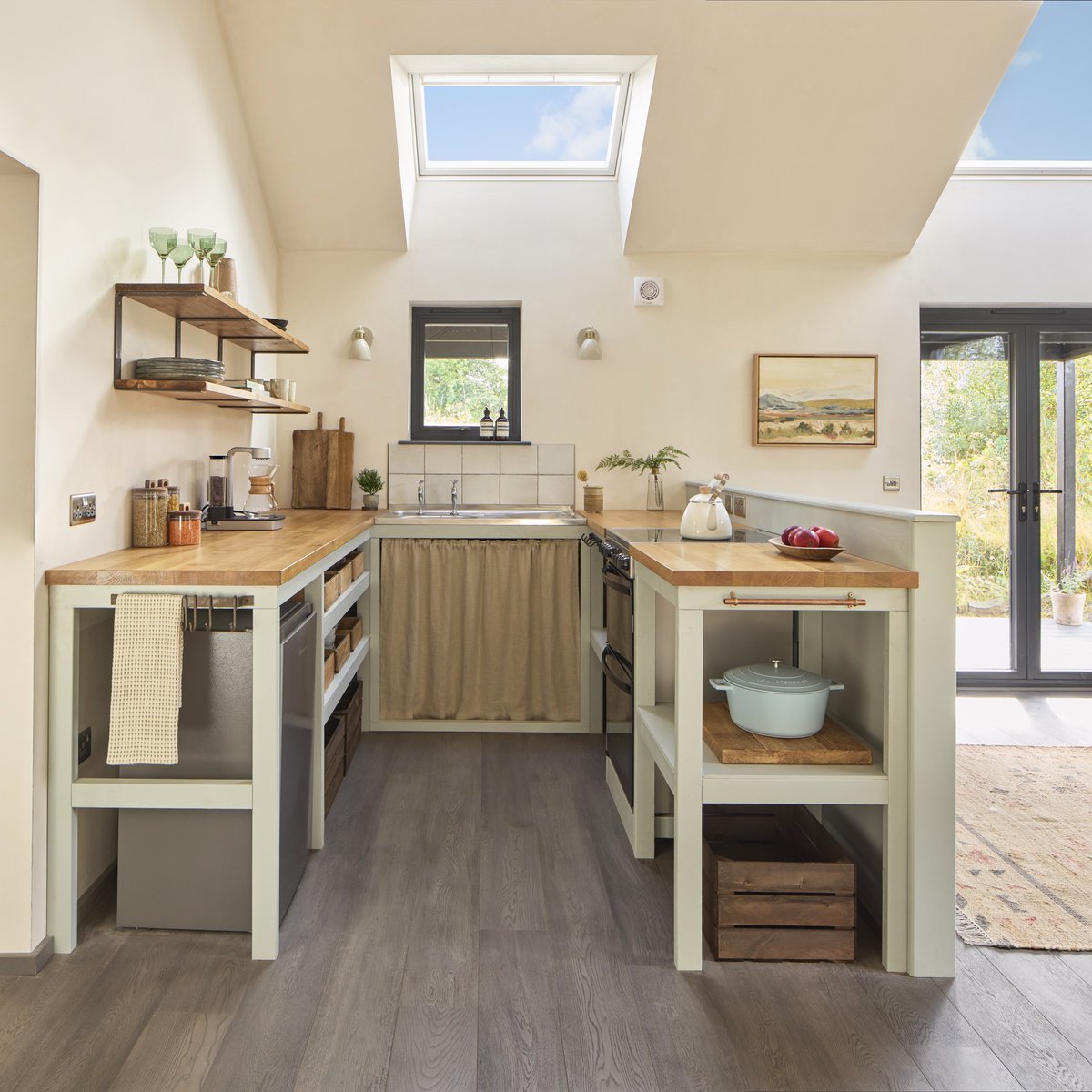 OmazeUK's tweet image. The All-New Great Escape House Draw closes MIDNIGHT 🚨 Soon, it could be you escaping to this Contemporaray House, worth over £500K.

Enter Now 👉 omaze.co.uk/pages/the-grea…

Don't forget, just by entering you’ll be supporting @Scouts 🏕#EnterNow