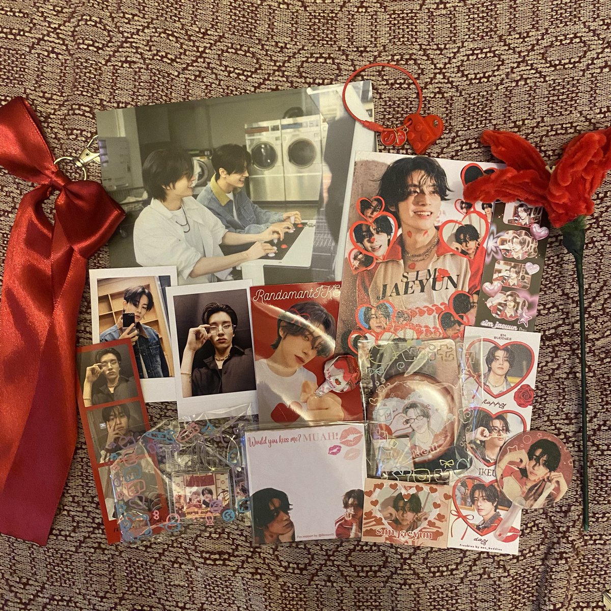 nichorielsim's tweet photo. kit, freebies and i won sintra boards! 
sorry po sa nabangga ko kanina sa bring me 😔✌️ and thank you sa mga nag-bigay po ng freebies 🥰

#𝑹𝒂𝒏𝒅𝒐𝒎𝒂𝒏𝒕𝒊𝐊𝐄𝐔 https://t.co/PQZeHAkFiy