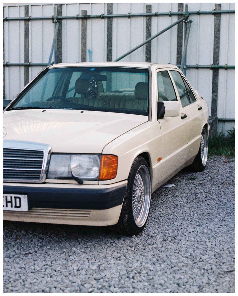 bennhulme's tweet photo. porsche or mercedes #35mm https://t.co/FklnBz0Or6