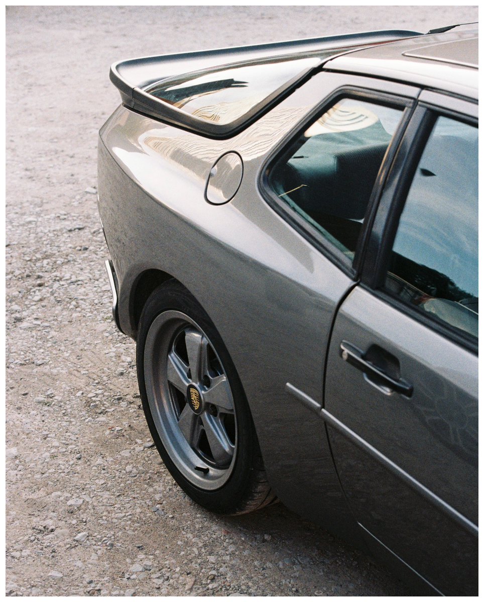 bennhulme's tweet photo. porsche or mercedes #35mm https://t.co/FklnBz0Or6